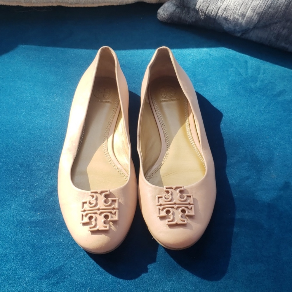 Dusty pink/nude Tory Burch flats